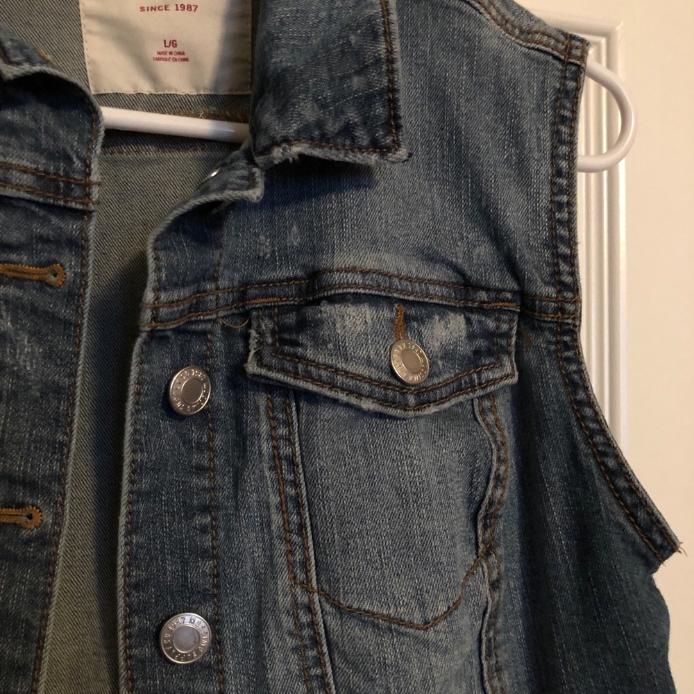 🌈2/$8🌈Mossimo Jean Vest - Picture 3 of 6